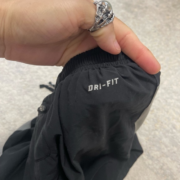 EUC Boy’s Size Medium Nike Dri-fit Flex Stride Drawstring Running Shorts Black - Picture 4 of 9